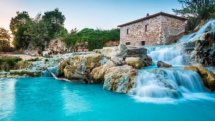 Cascate del Mulino terme libere Saturnia travertino