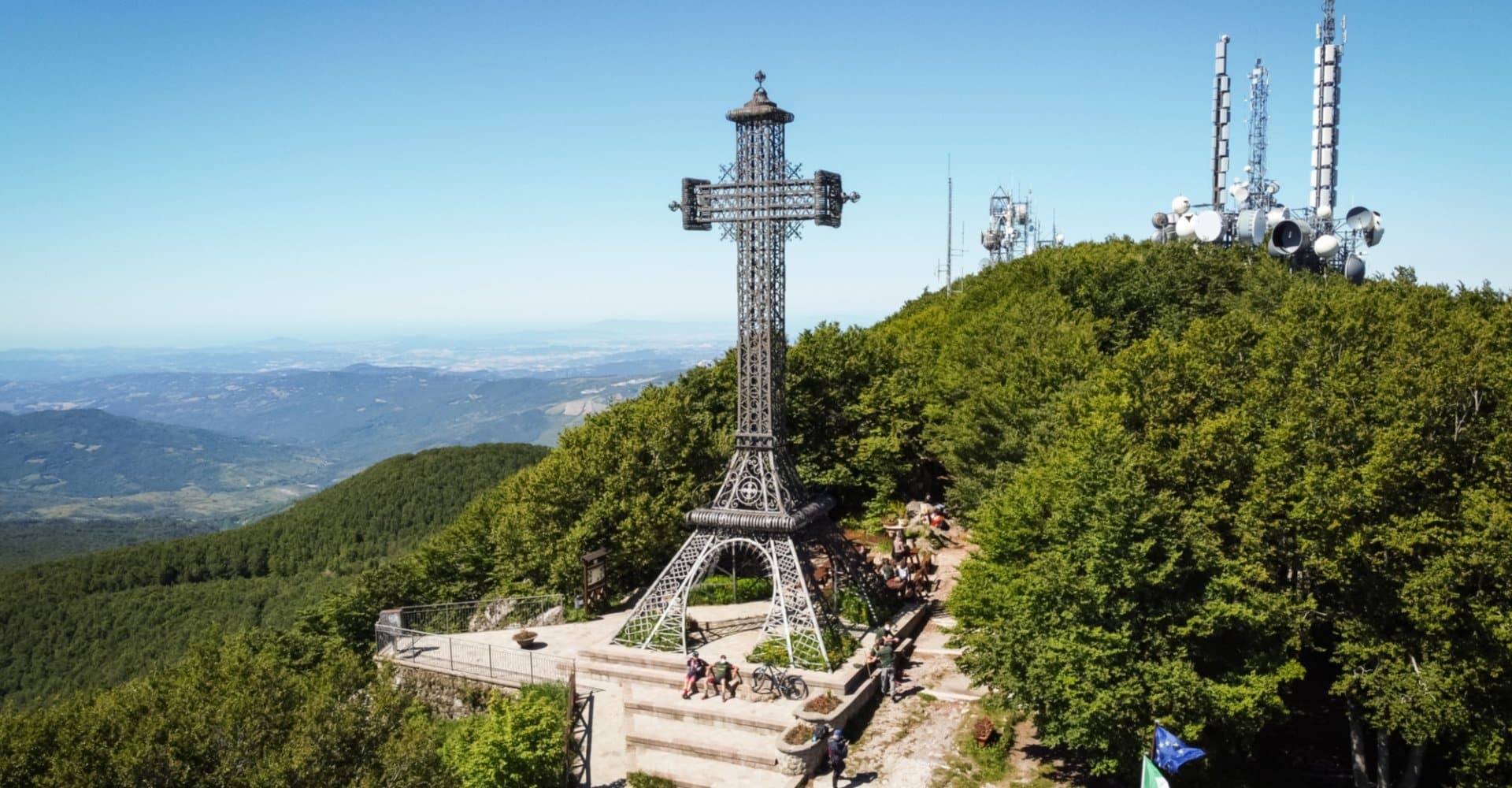 Vetta del Monte Amiata con la croce panoramica